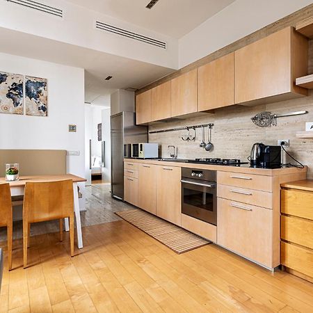 One Bedroom Apartment In Brera Милан Экстерьер фото