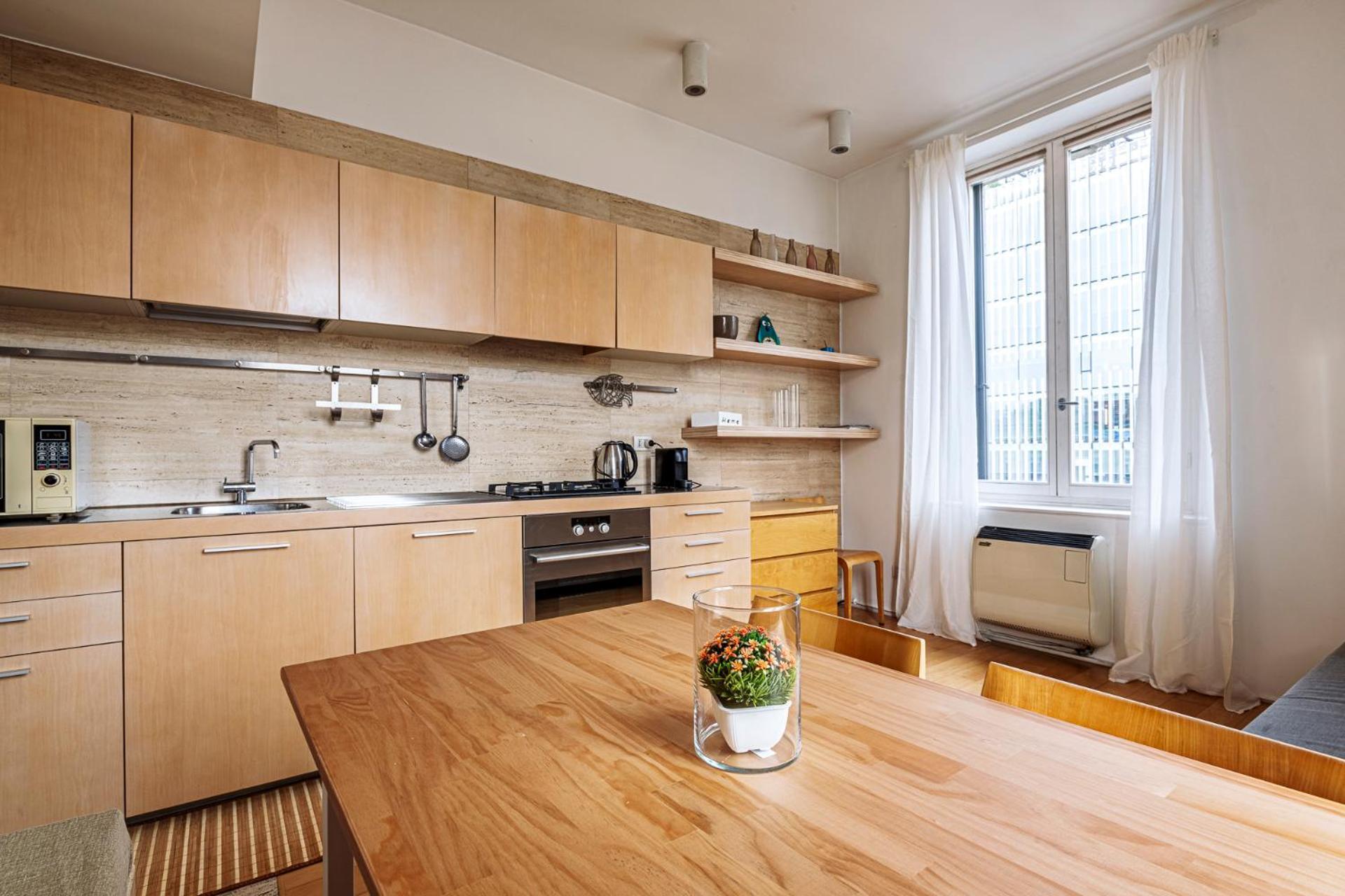 One Bedroom Apartment In Brera Милан Экстерьер фото