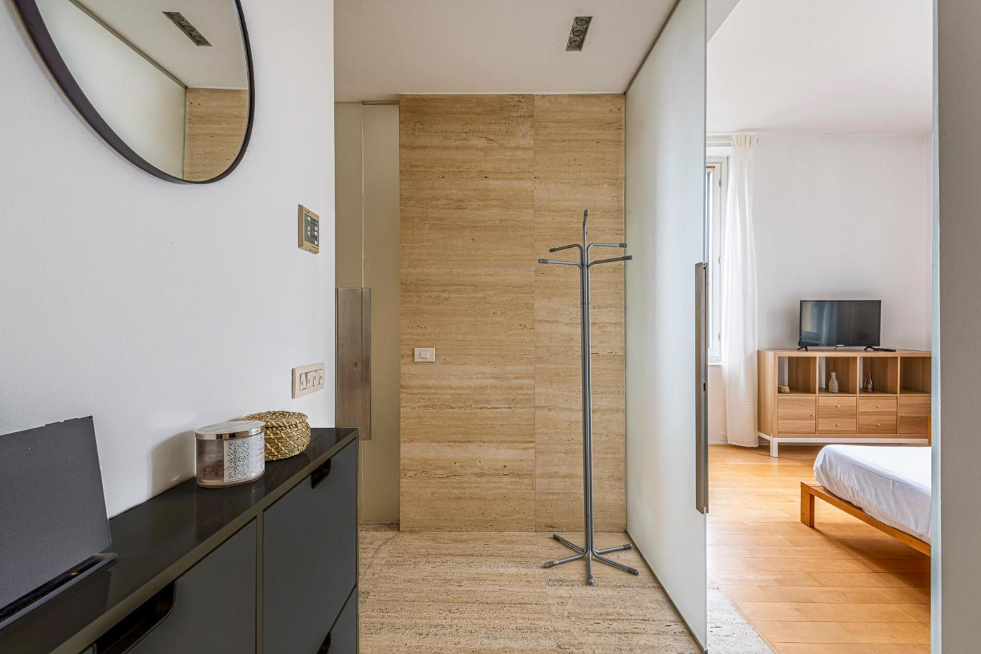 One Bedroom Apartment In Brera Милан Экстерьер фото